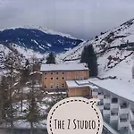 Z - Next Door To Therme Apartmán *